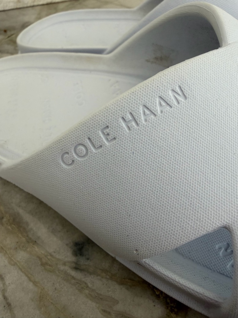 COLE HAAN Findra White Waterproof Rubber Crisscross Slide Sandals Size-9 - Picture 6 of 9